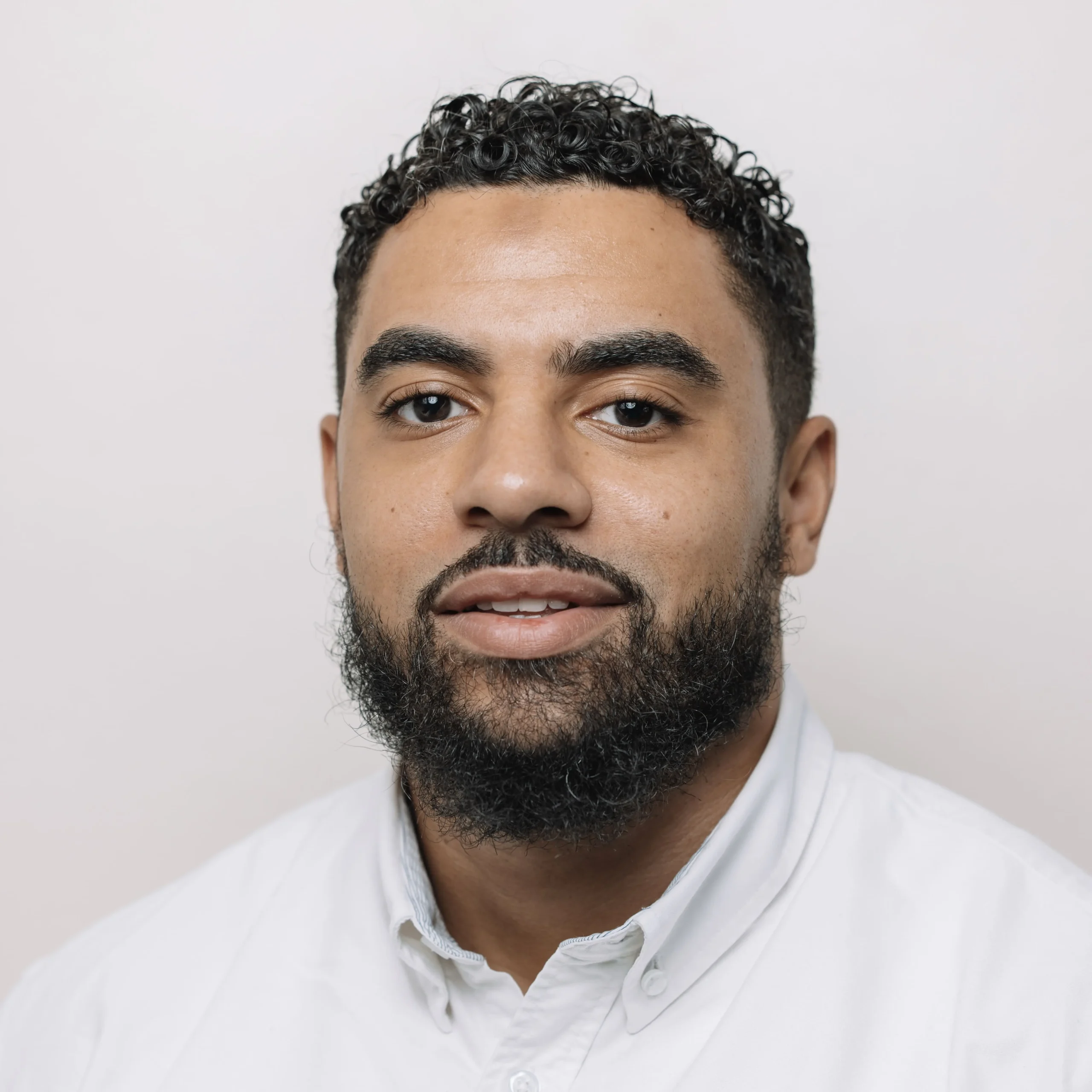 Abdurahman King - Founder of Kwayse Muslim Digital Marketing Agency - headhshot image